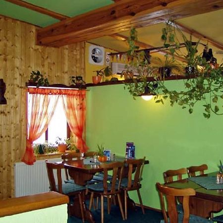 Restaurace A Penzion U Vladaru Mikulášovice Екстериор снимка